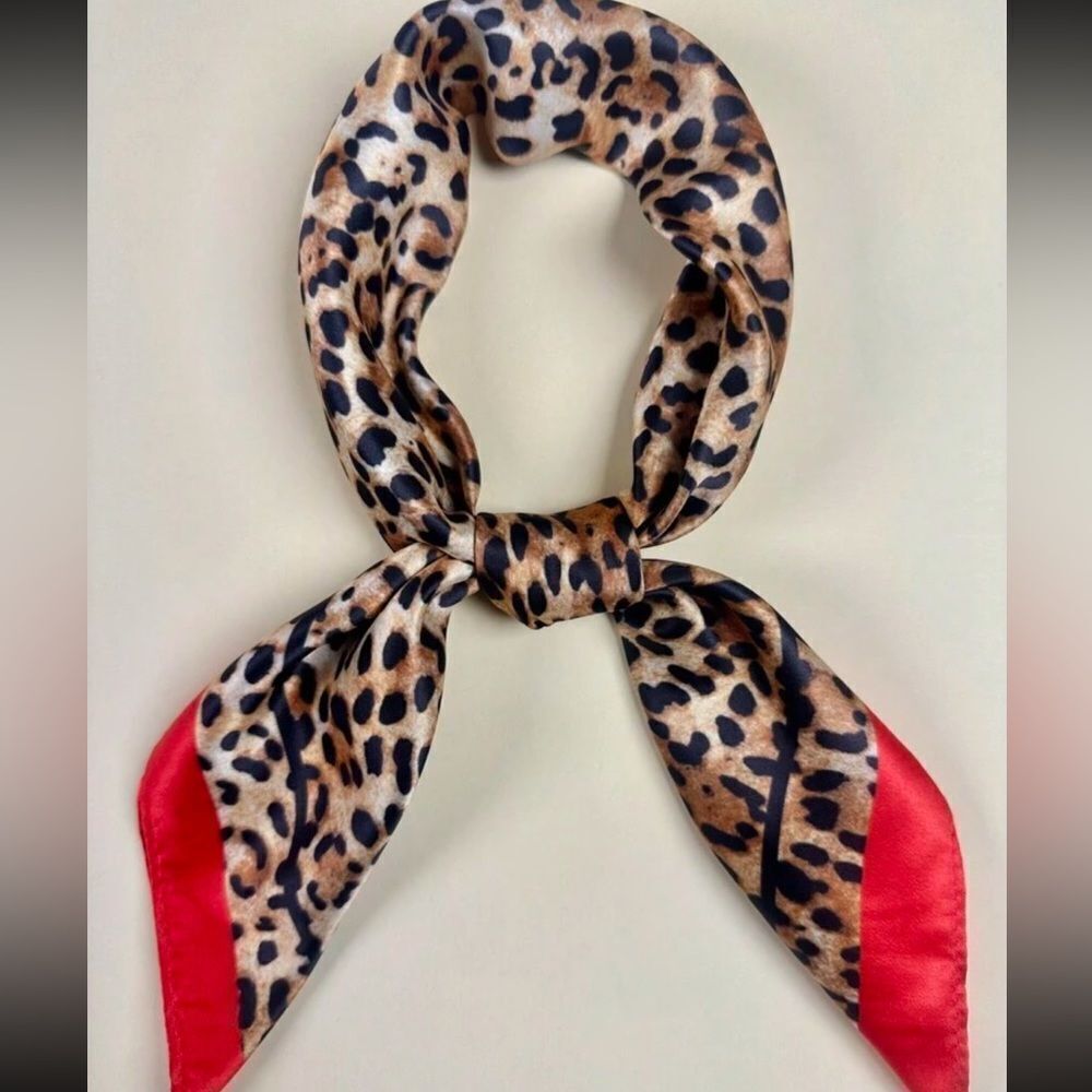 Leopard Print Scarf P30 - Picture 2 of 4